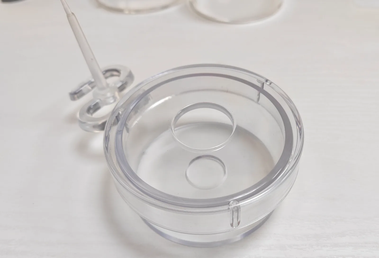 Custom Equipment Guards at Volume: From Handmade Acrylic to Injection Molding, Lead Time Cut to 1 Day per Batch